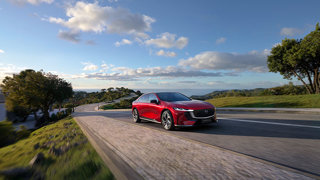 MAZDA6e GEWINNT DEN „WORLD CAR DESIGN OF THE YEAR AWARD 2026“